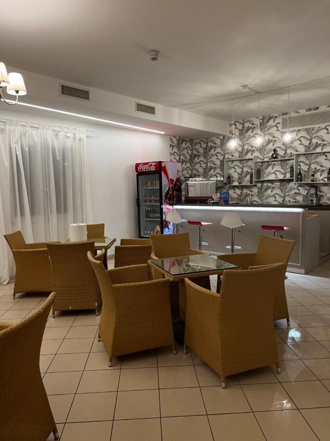 Hotel Trieste Riccione Eksteriør billede