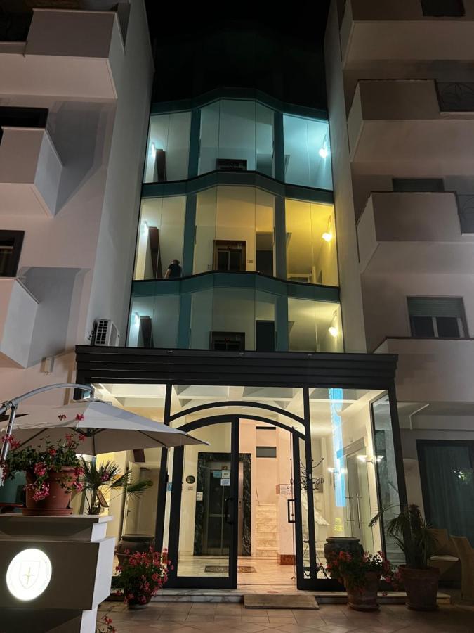 Hotel Trieste Riccione Eksteriør billede