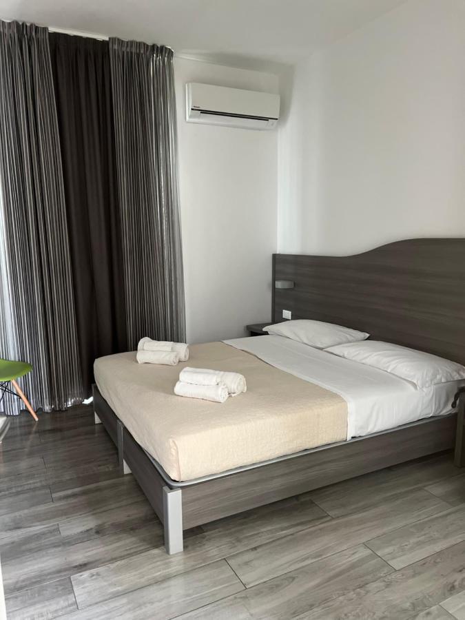Hotel Trieste Riccione Eksteriør billede