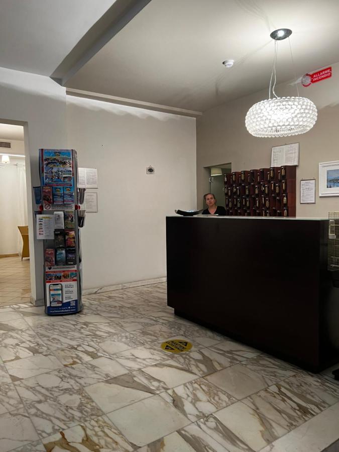 Hotel Trieste Riccione Eksteriør billede