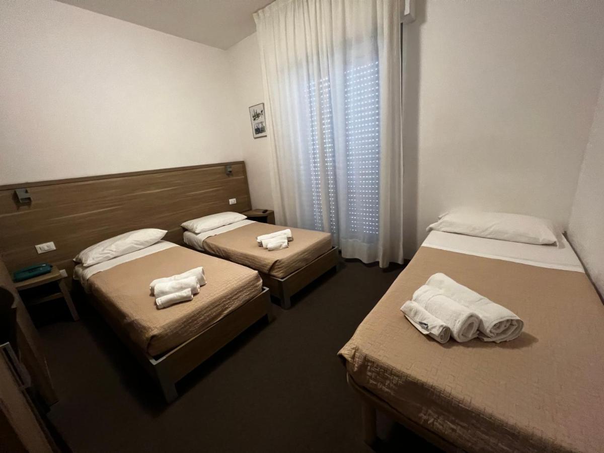 Hotel Trieste Riccione Eksteriør billede