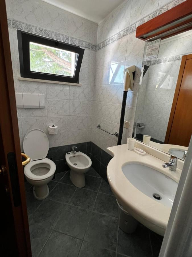 Hotel Trieste Riccione Eksteriør billede
