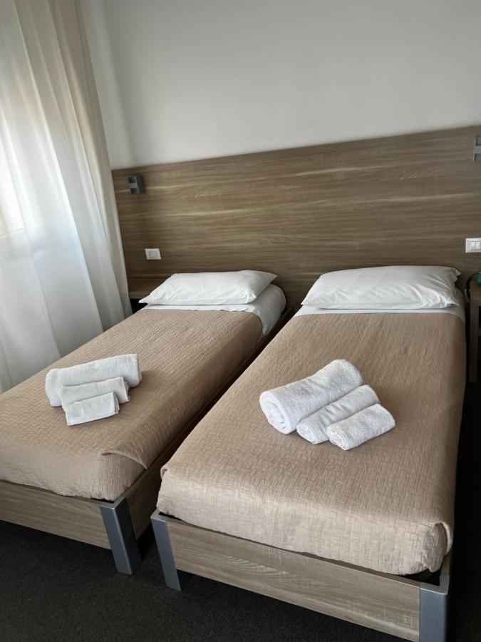 Hotel Trieste Riccione Eksteriør billede