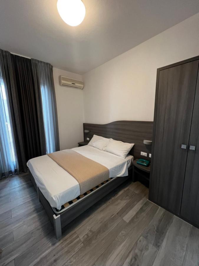 Hotel Trieste Riccione Eksteriør billede